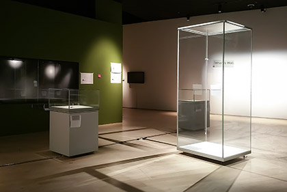 Showcases undergoing condition checking after installation. Showcases undergoing condition checking after installation.